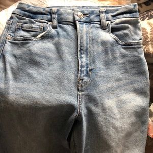 American Eagle light wash jeans